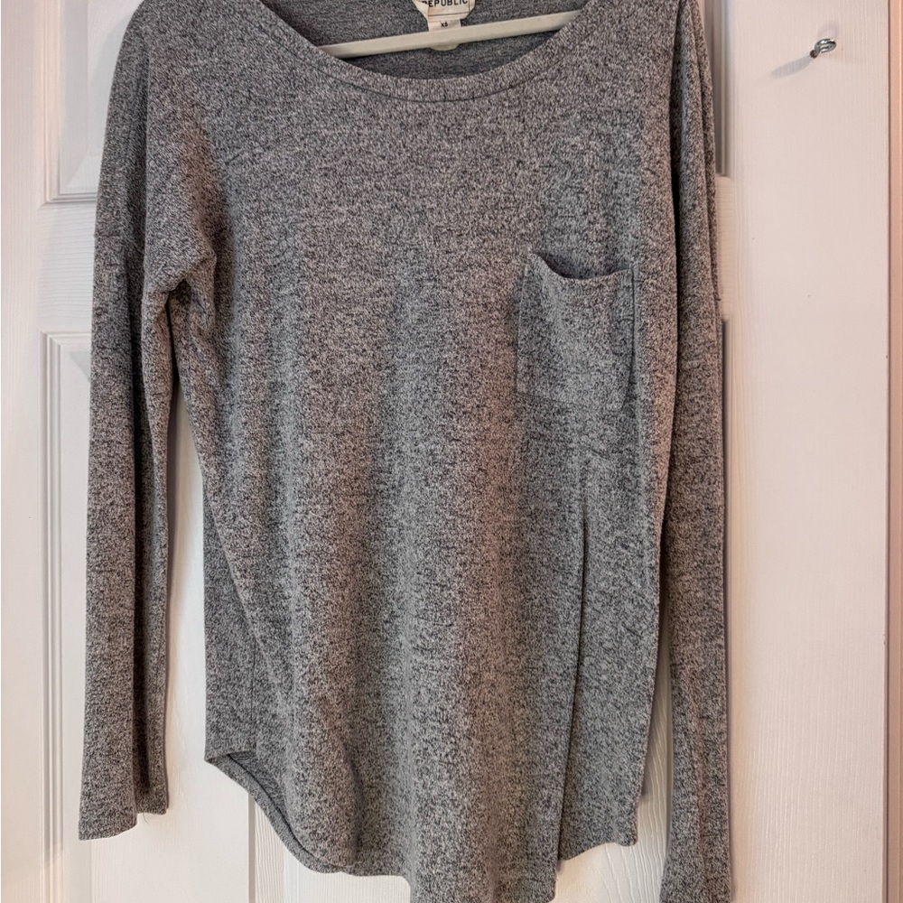 Republic buttery soft Gray Long Sleeve Top with Pocket